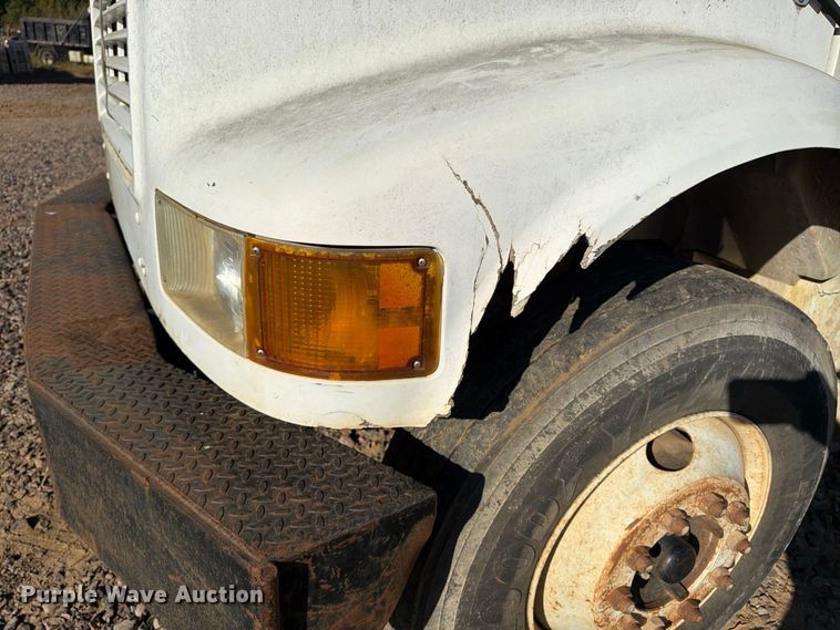 image for item DT0168 2000 International 4700 dump truck