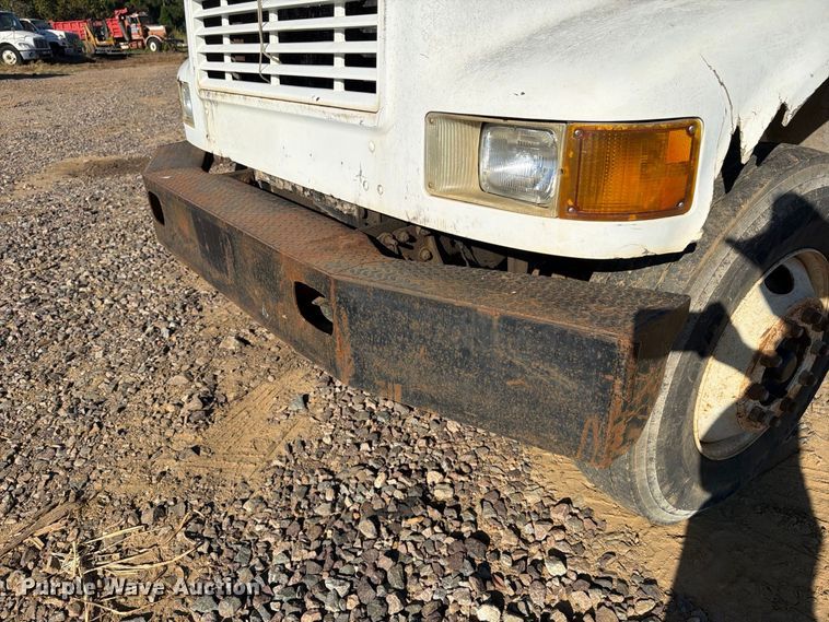 image for item DT0168 2000 International 4700 dump truck