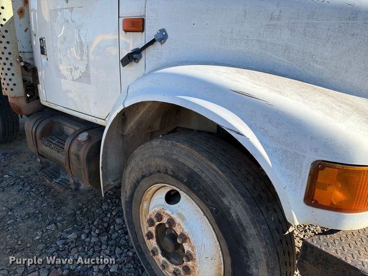 image for item DT0168 2000 International 4700 dump truck