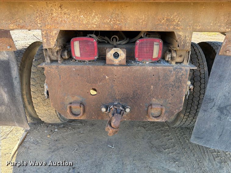 image for item DT0168 2000 International 4700 dump truck