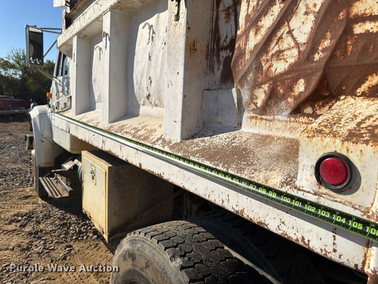 image for item DT0168 2000 International 4700 dump truck