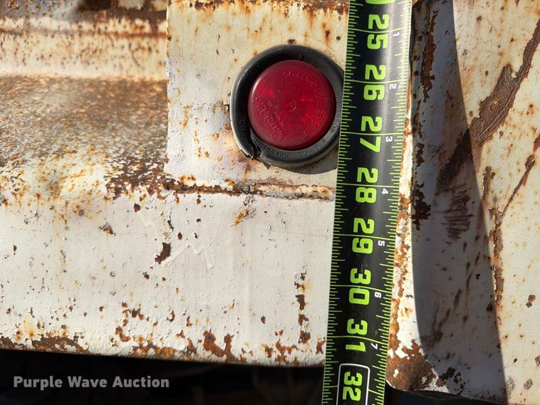 image for item DT0168 2000 International 4700 dump truck