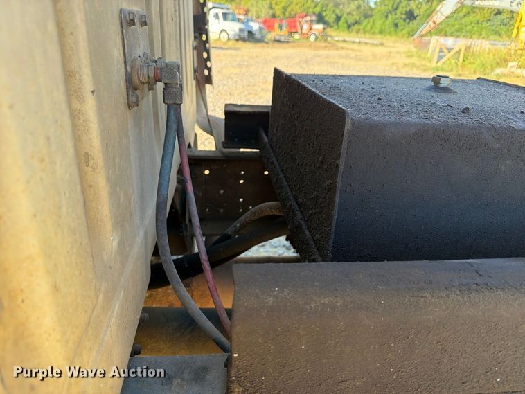 image for item DT0168 2000 International 4700 dump truck