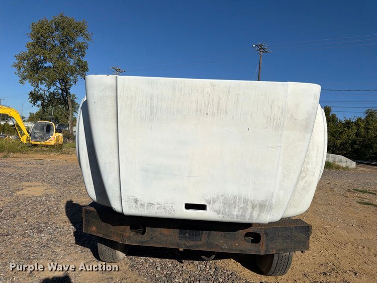 image for item DT0168 2000 International 4700 dump truck