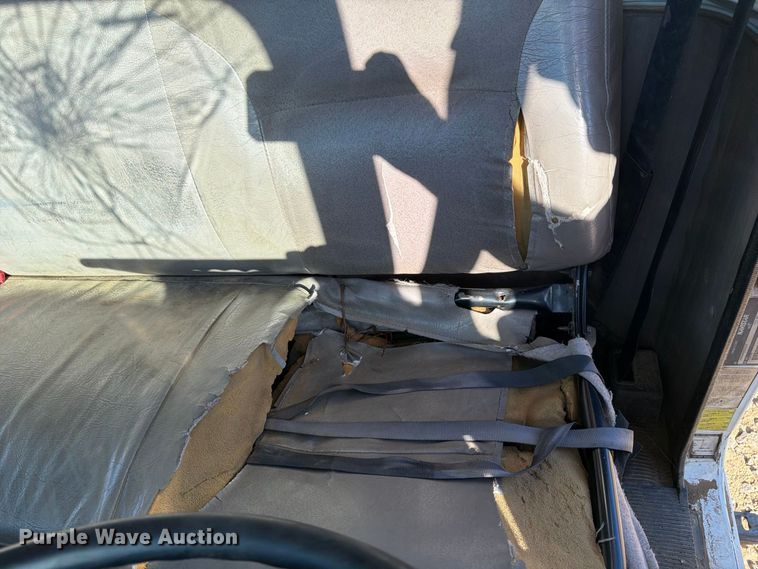 image for item DT0168 2000 International 4700 dump truck