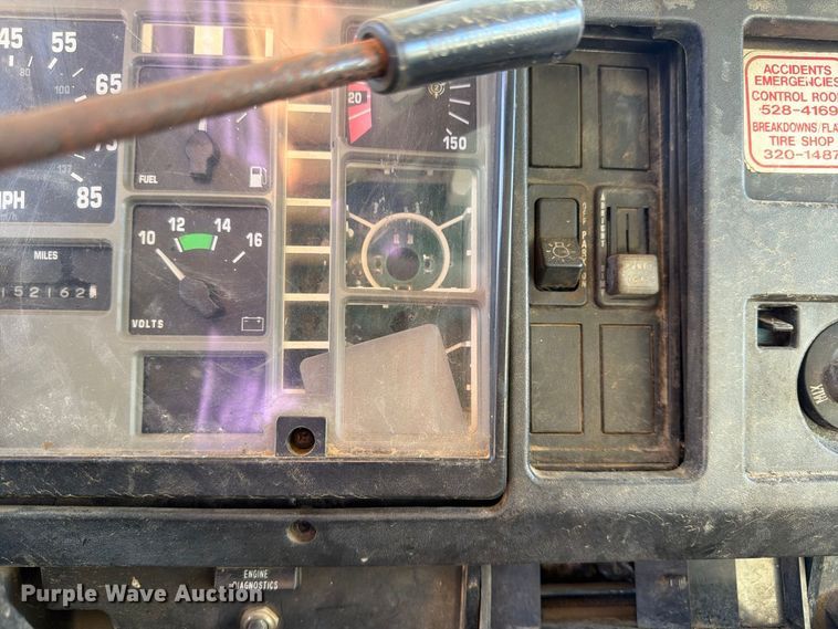 image for item DT0168 2000 International 4700 dump truck