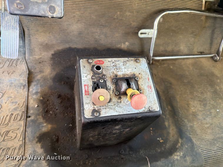 image for item DT0168 2000 International 4700 dump truck