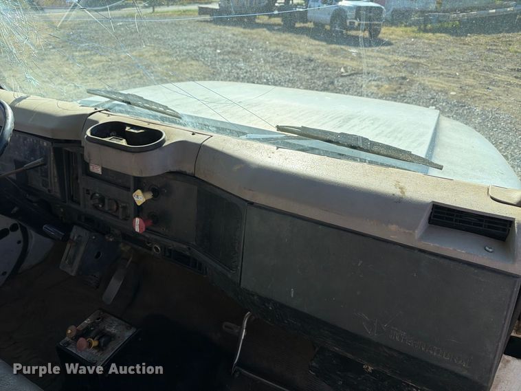 image for item DT0168 2000 International 4700 dump truck