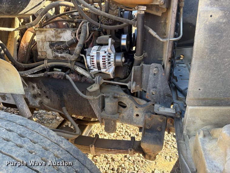 image for item DT0168 2000 International 4700 dump truck