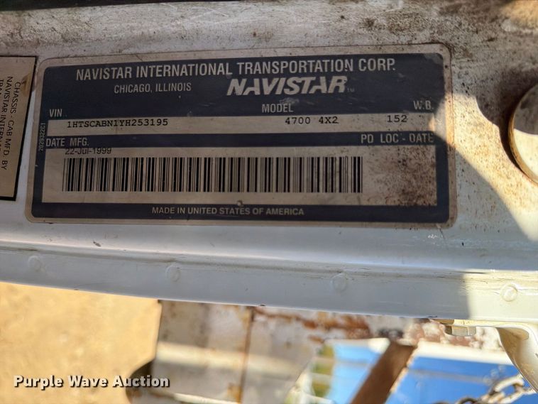 image for item DT0168 2000 International 4700 dump truck