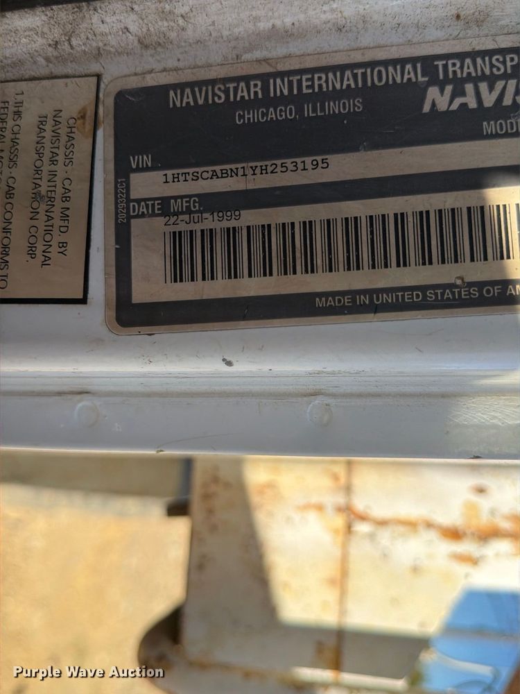 image for item DT0168 2000 International 4700 dump truck