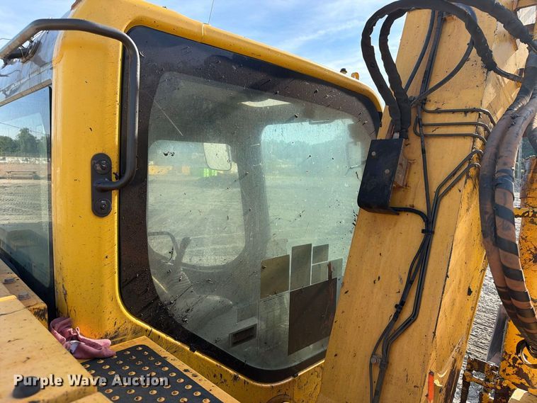 image for item DT2944 2015 Komatsu PC138USLC-10 excavator