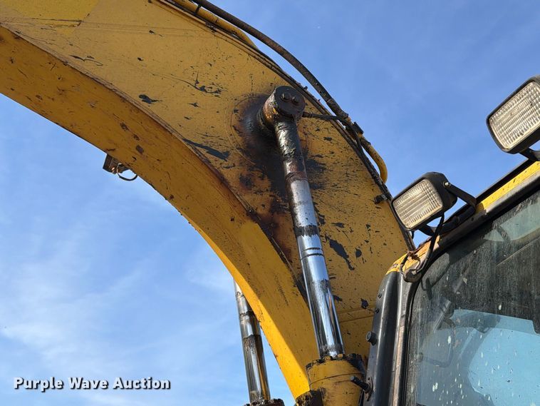 image for item DT2944 2015 Komatsu PC138USLC-10 excavator