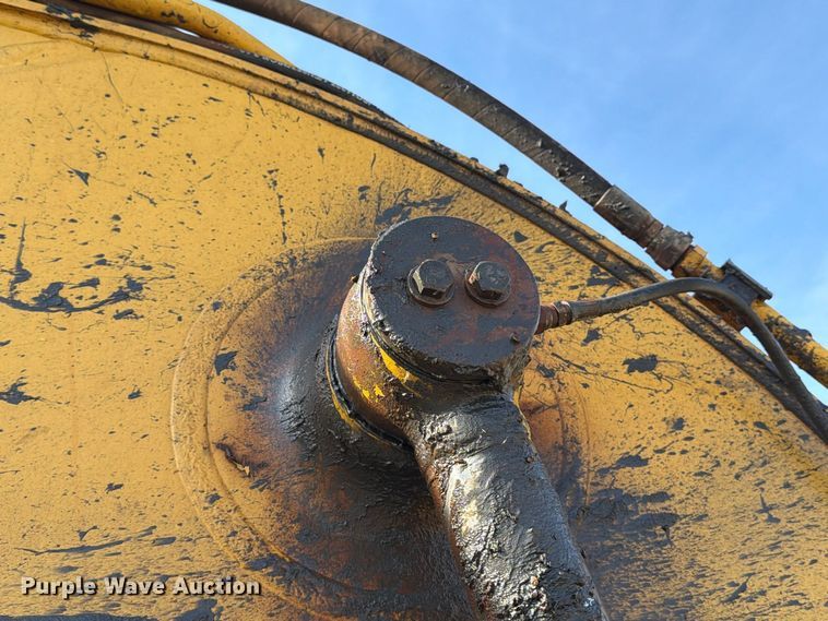image for item DT2944 2015 Komatsu PC138USLC-10 excavator