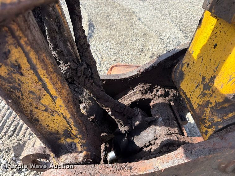 image for item DT2944 2015 Komatsu PC138USLC-10 excavator