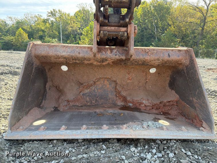 image for item DT2944 2015 Komatsu PC138USLC-10 excavator
