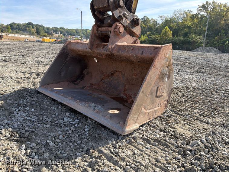 image for item DT2944 2015 Komatsu PC138USLC-10 excavator