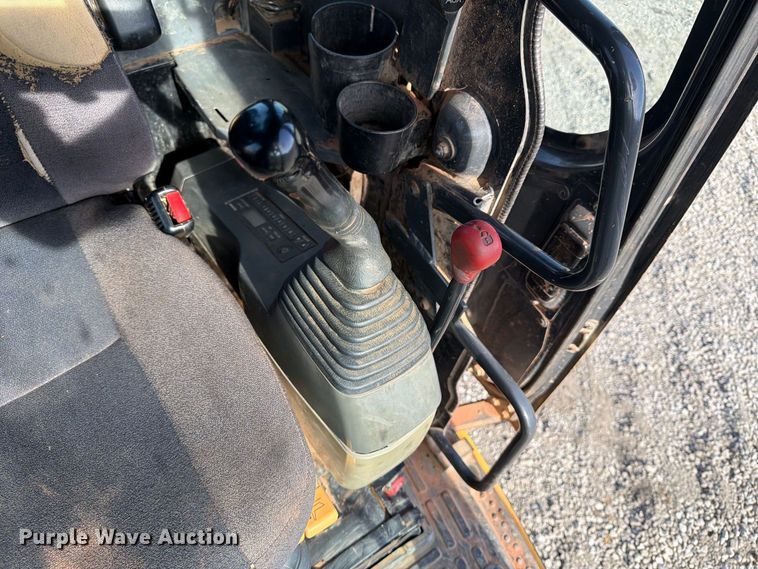 image for item DT2944 2015 Komatsu PC138USLC-10 excavator