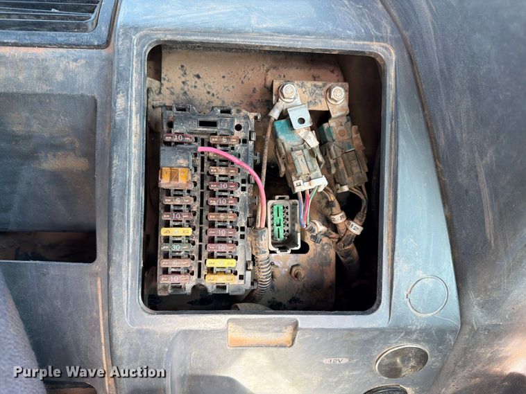 image for item DT2944 2015 Komatsu PC138USLC-10 excavator