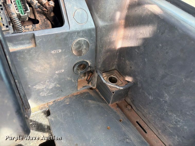 image for item DT2944 2015 Komatsu PC138USLC-10 excavator
