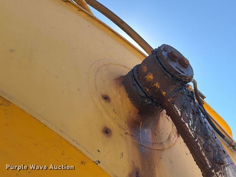 image for item DT2945 2015 Komatsu PC138USLC-10 excavator