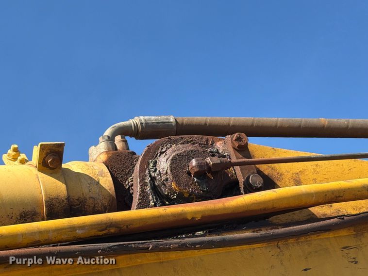 image for item DT2945 2015 Komatsu PC138USLC-10 excavator