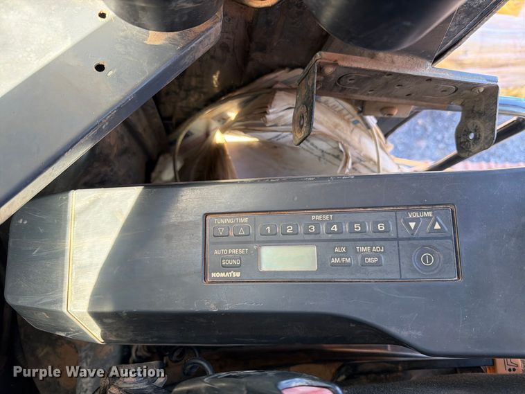 image for item DT2945 2015 Komatsu PC138USLC-10 excavator