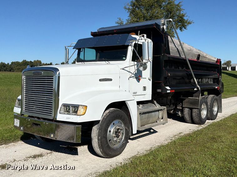 image for item DT3037 1990 Freightliner FLD dump truck