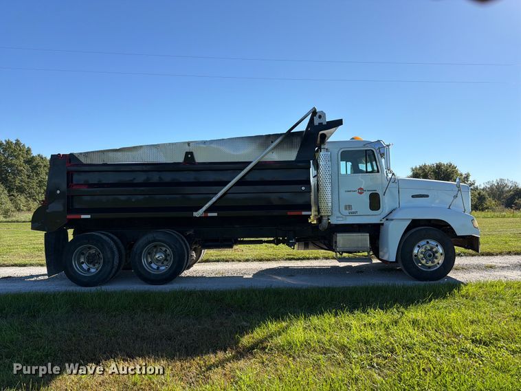 image for item DT3037 1990 Freightliner FLD dump truck