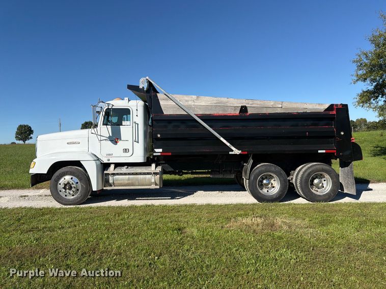 image for item DT3037 1990 Freightliner FLD dump truck