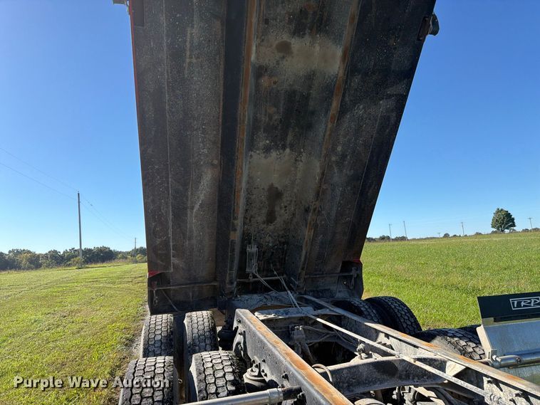 image for item DT3037 1990 Freightliner FLD dump truck
