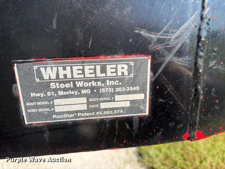 image for item DT3037 1990 Freightliner FLD dump truck