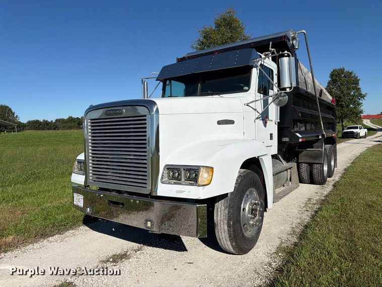 image for item DT3037 1990 Freightliner FLD dump truck