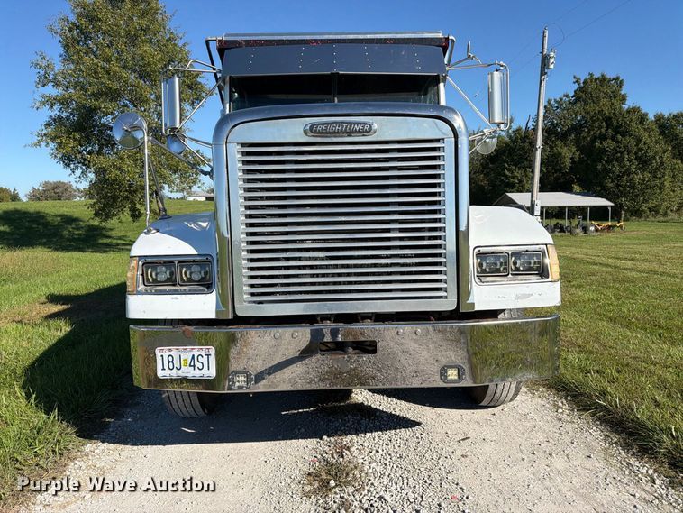 image for item DT3037 1990 Freightliner FLD dump truck