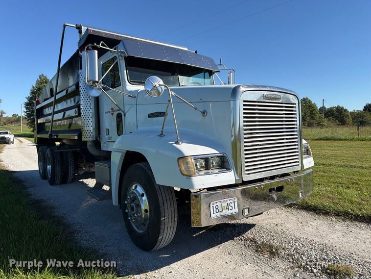 image for item DT3037 1990 Freightliner FLD dump truck