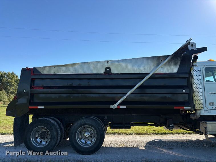 image for item DT3037 1990 Freightliner FLD dump truck
