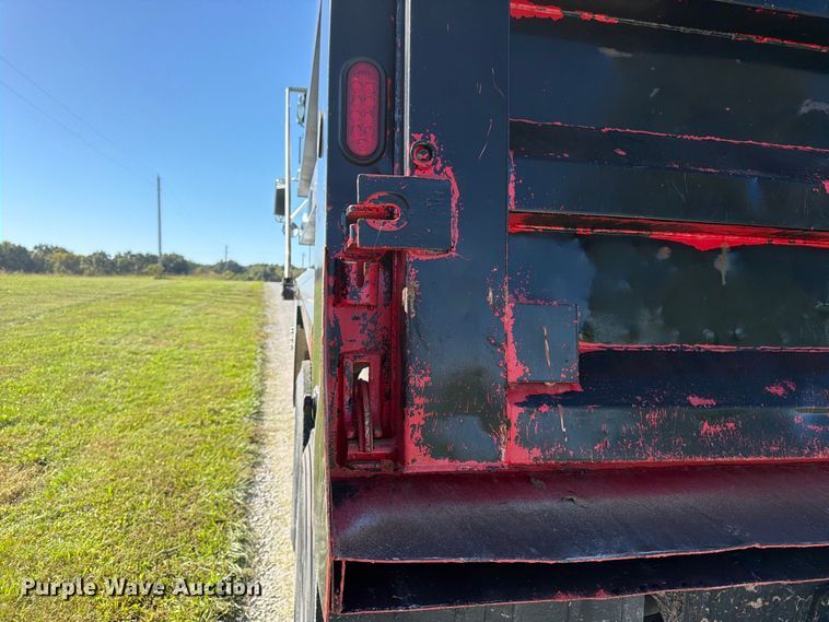 image for item DT3037 1990 Freightliner FLD dump truck