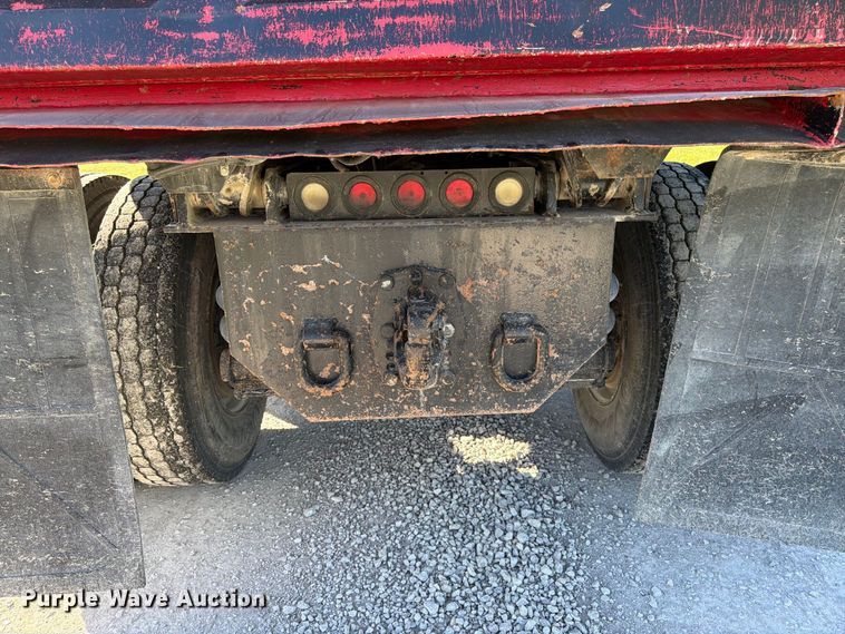 image for item DT3037 1990 Freightliner FLD dump truck