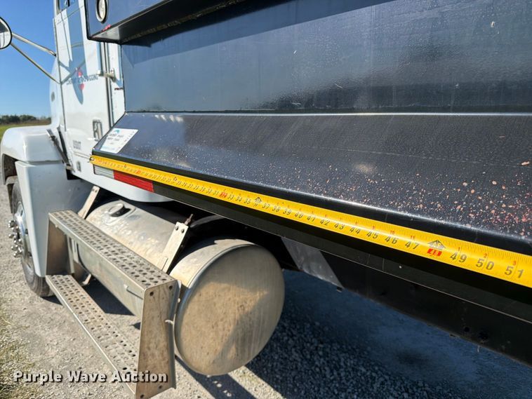 image for item DT3037 1990 Freightliner FLD dump truck