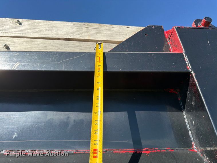 image for item DT3037 1990 Freightliner FLD dump truck
