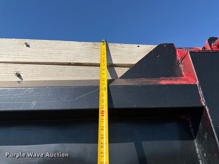 image for item DT3037 1990 Freightliner FLD dump truck