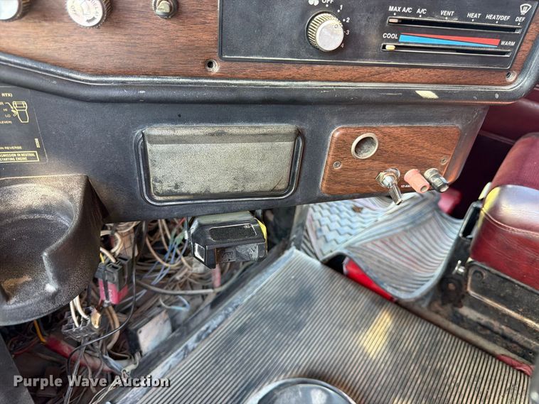 image for item DT3037 1990 Freightliner FLD dump truck