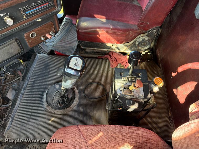 image for item DT3037 1990 Freightliner FLD dump truck