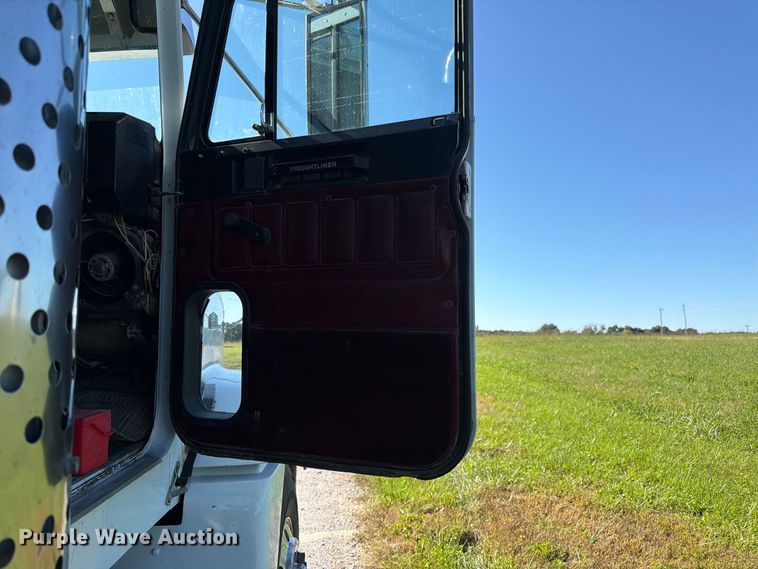 image for item DT3037 1990 Freightliner FLD dump truck