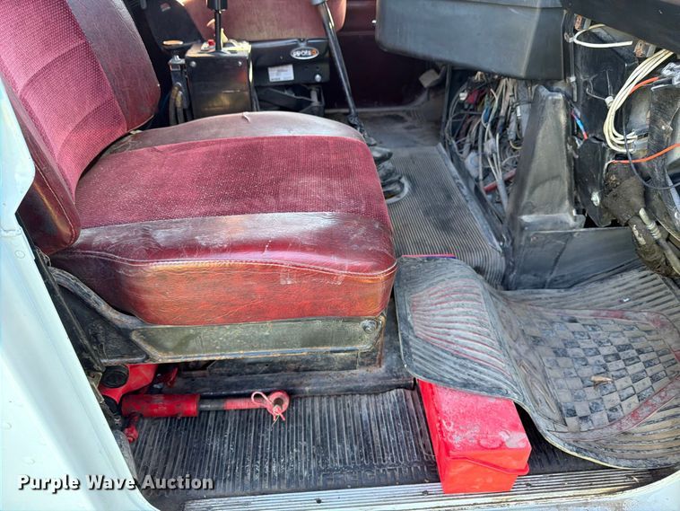 image for item DT3037 1990 Freightliner FLD dump truck