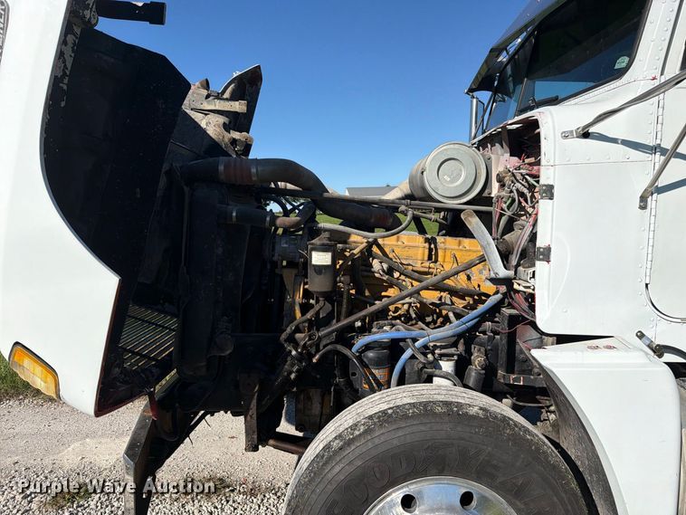 image for item DT3037 1990 Freightliner FLD dump truck