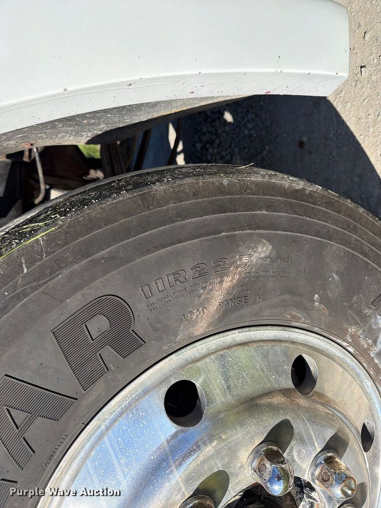 image for item DT3037 1990 Freightliner FLD dump truck