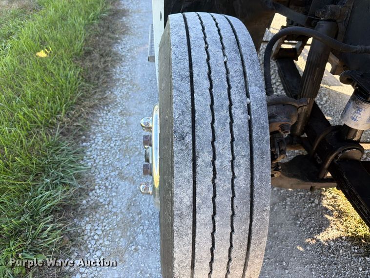 image for item DT3037 1990 Freightliner FLD dump truck