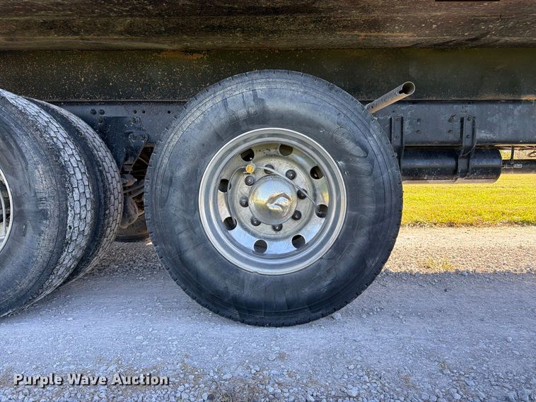 image for item DT3037 1990 Freightliner FLD dump truck
