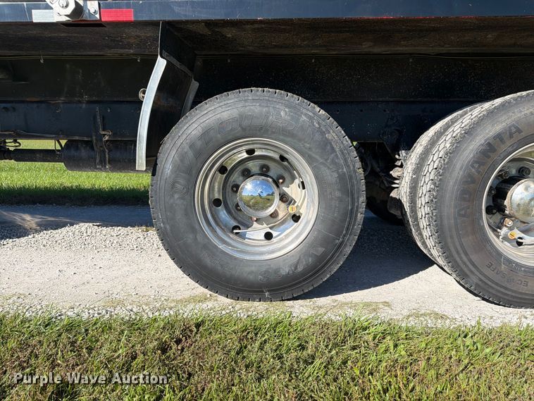 image for item DT3037 1990 Freightliner FLD dump truck